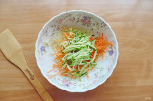 Китайский салат с крахмальной лапшой