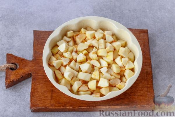 Яблочно-грушевый пирог на кефире, с овсянкой и медом
