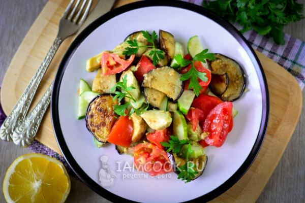 Салат с баклажанами и авокадо