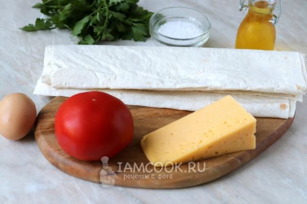 Треугольники из лаваша с сыром и помидорами (на сковороде)